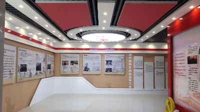 中億睿互動滑軌屏案例：橙色科技企業(yè)展廳